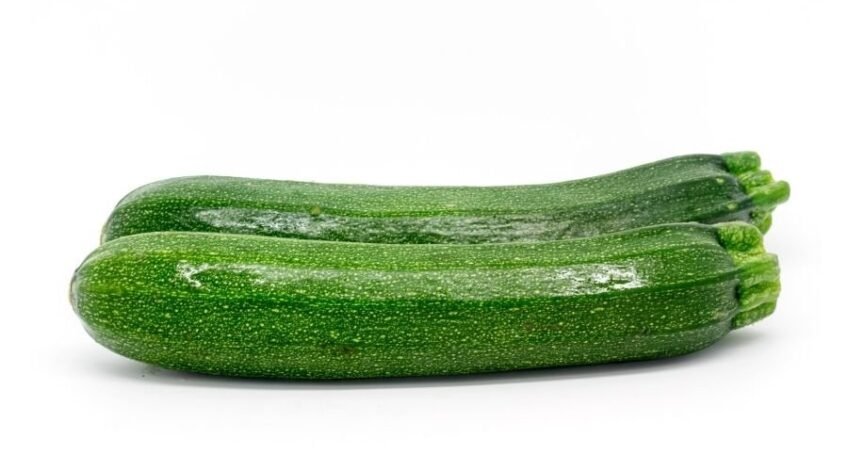 Natur.net.tr taze siyah kabak, düşük kalorili ve yüksek antioksidan içerikli koyu yeşil kabak.